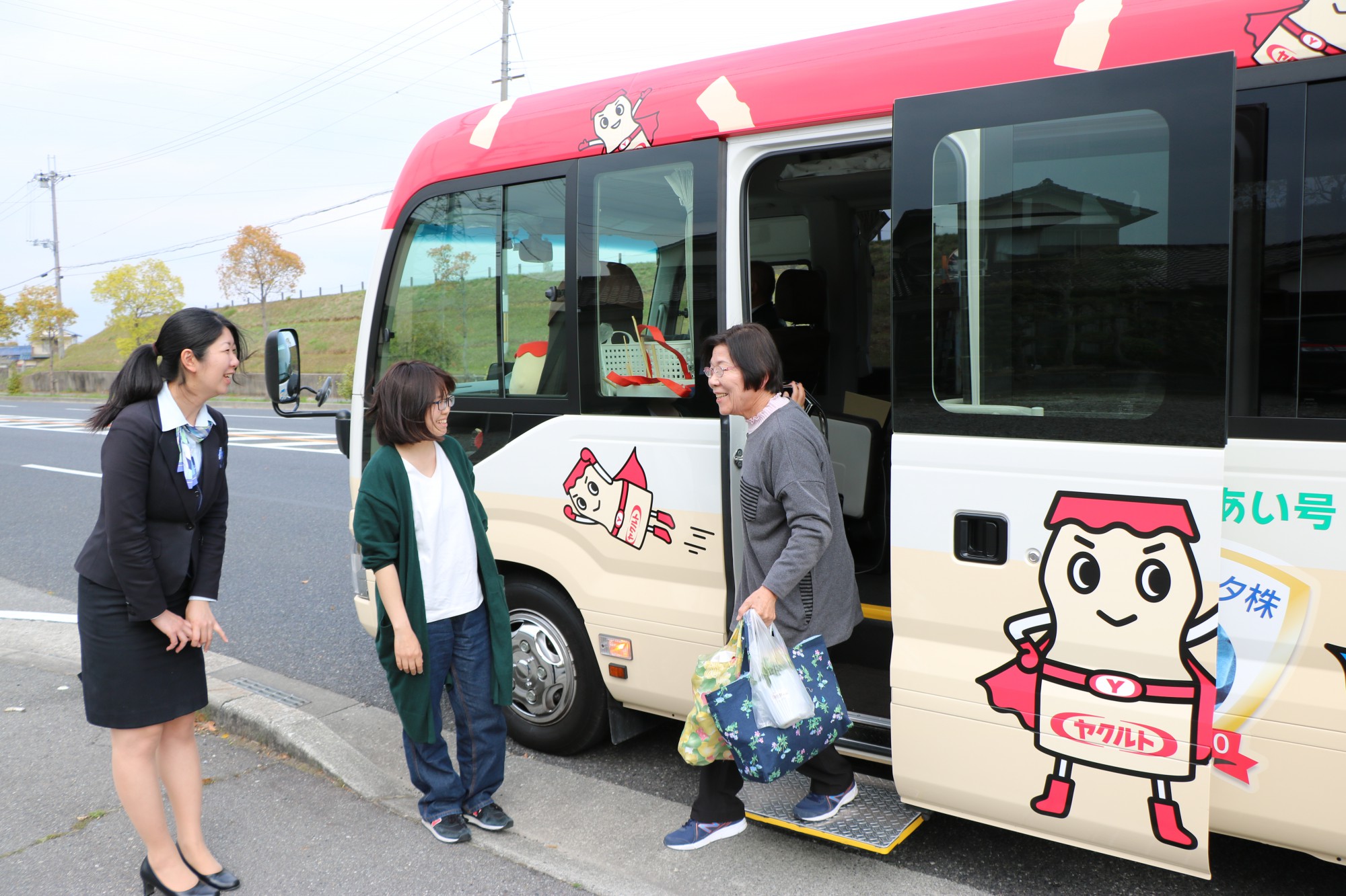 ヤクルトレディと工場見学 健康ふれあい会